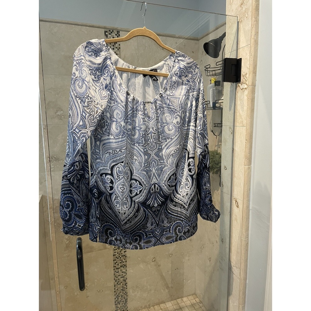 WHBM White House Black Market White Blue Paisley Satin Blouse M Keyhole Silver